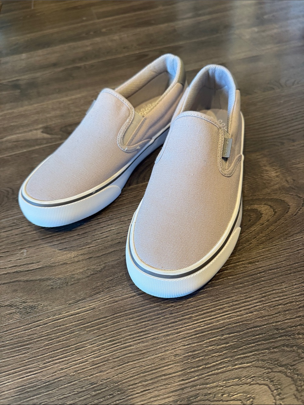 Unisex Men 7 Women 8.5 Grey New Vans style